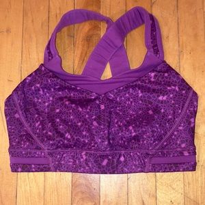 Lululemon sports bra